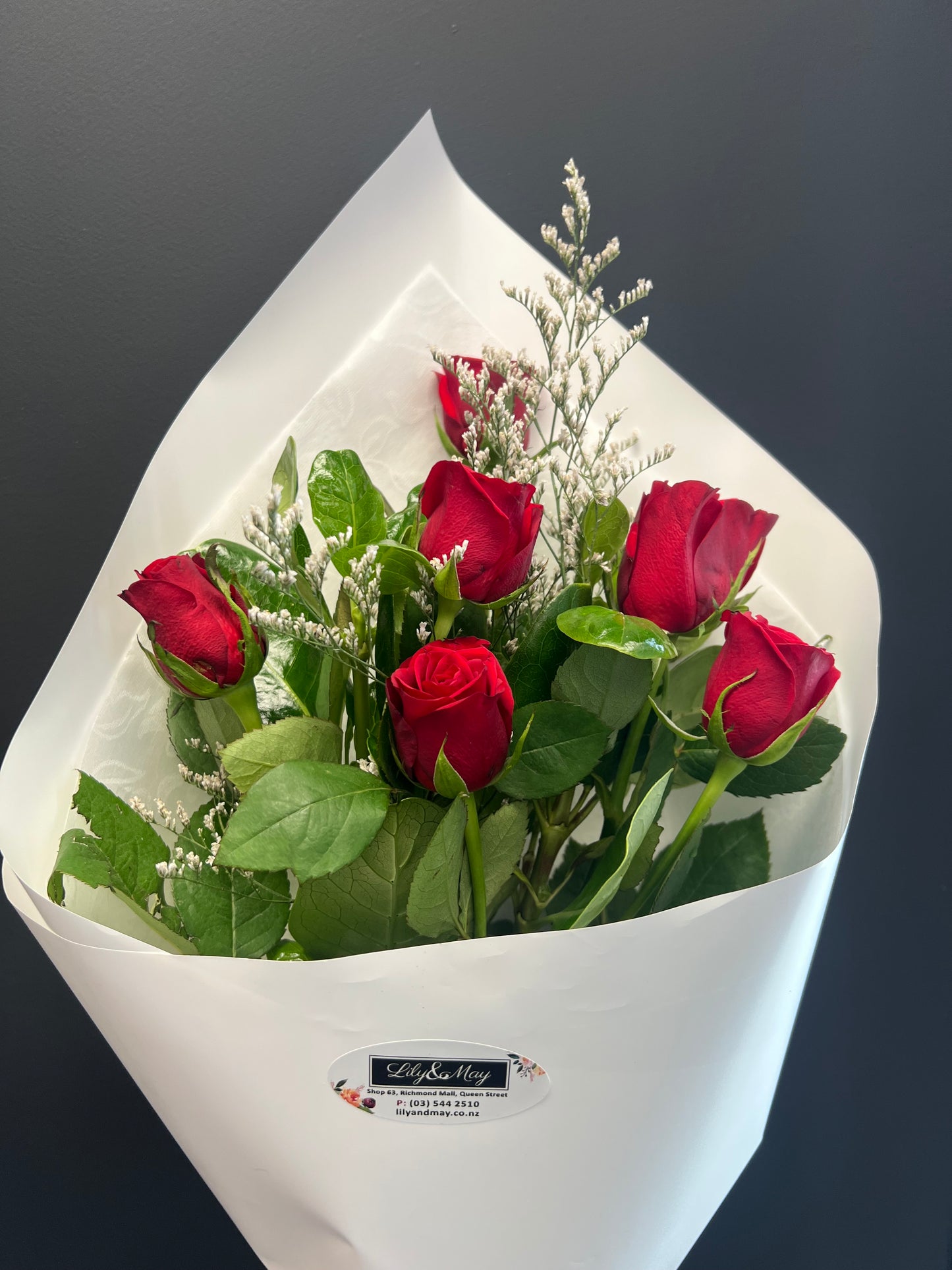 Stunning Colombian red 6 rose bouquet