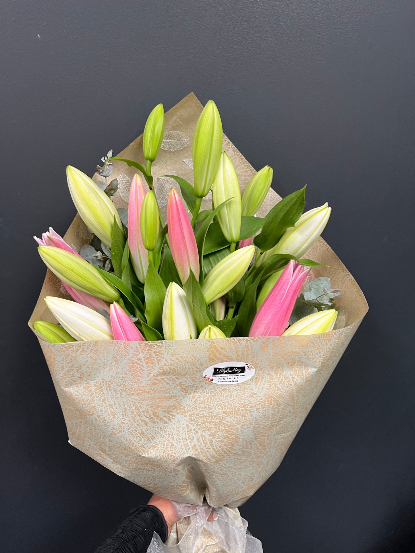 Lovely Lilies bouquet mix white and pink