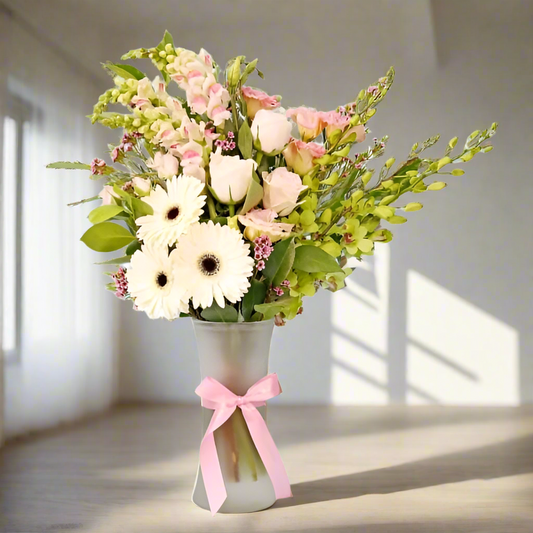 Flower arrangement in Vase