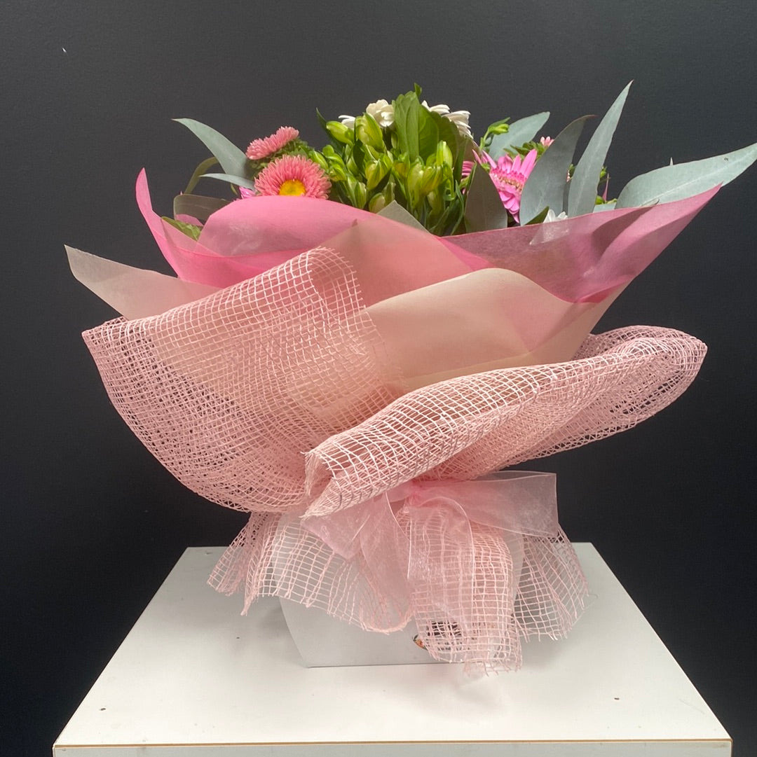 Round arrangement in Medium Vox box