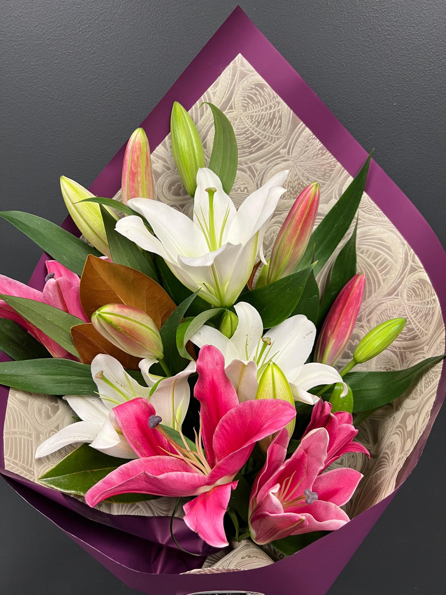 Lovely Lilies bouquet mix white and pink