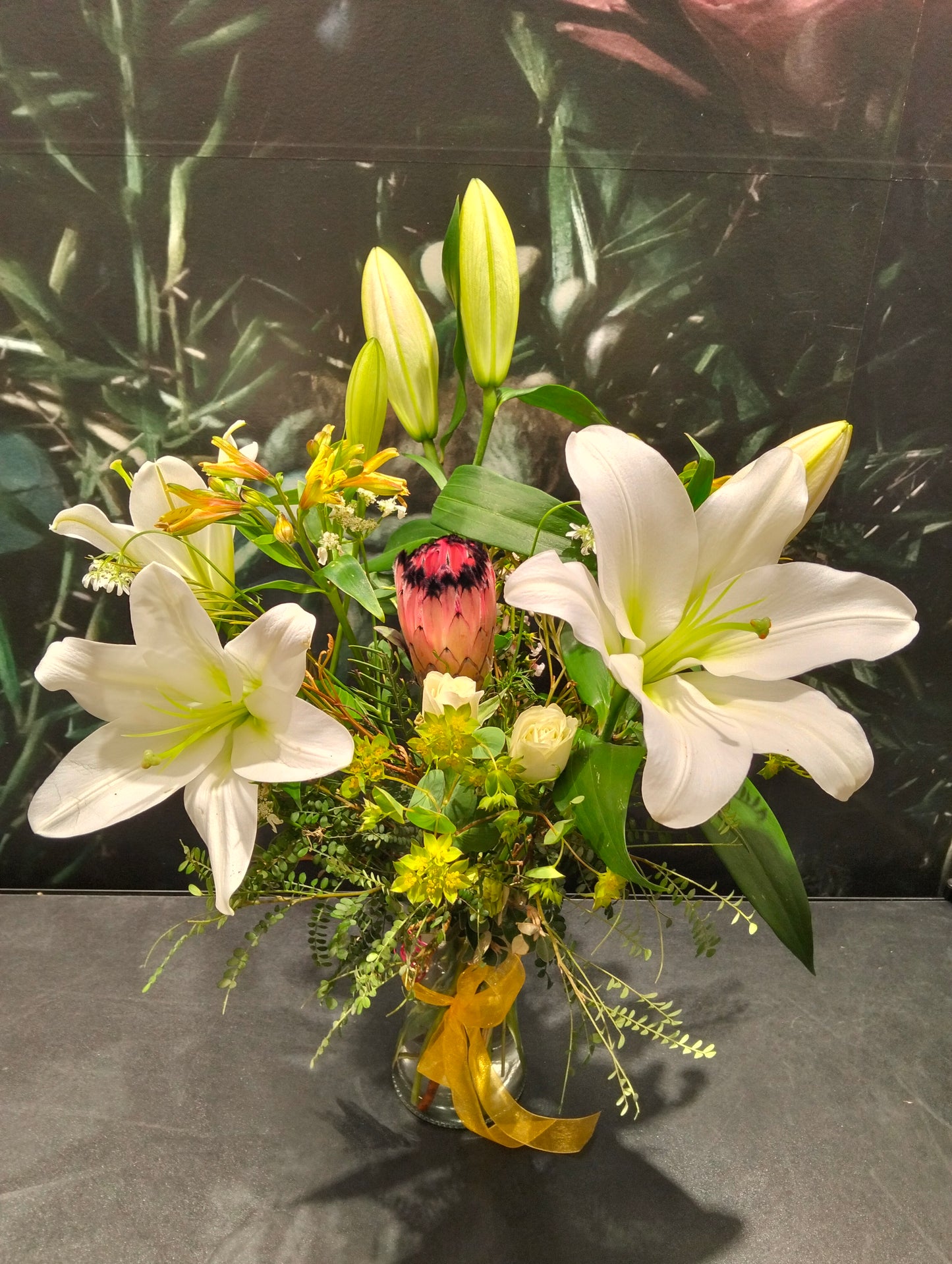 Flower arrangement in Vase