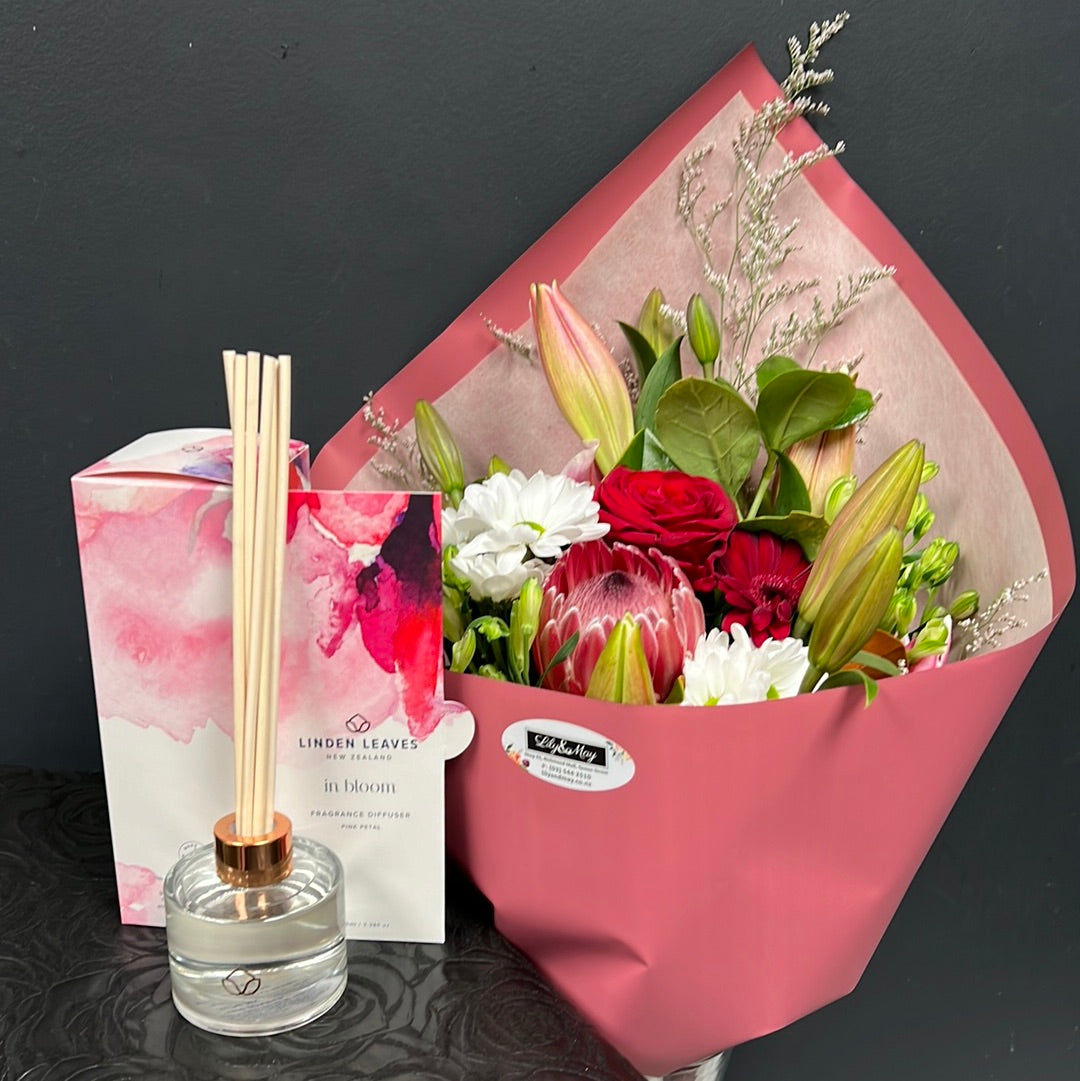 Mother day special bundle Pastel mix of seasonal with Linder Leaves fragrance diffuser