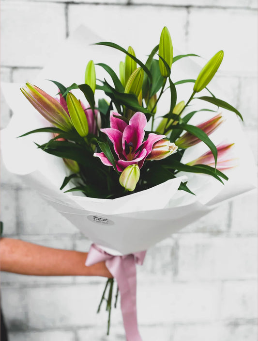 Lovely Lilies bouquet mix white and pink