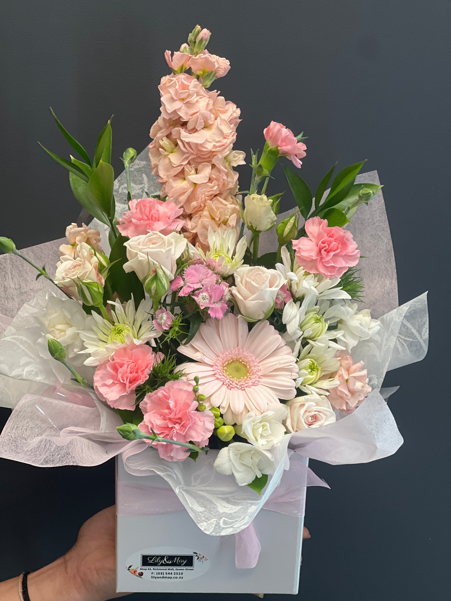 Flower arrangement in posies box