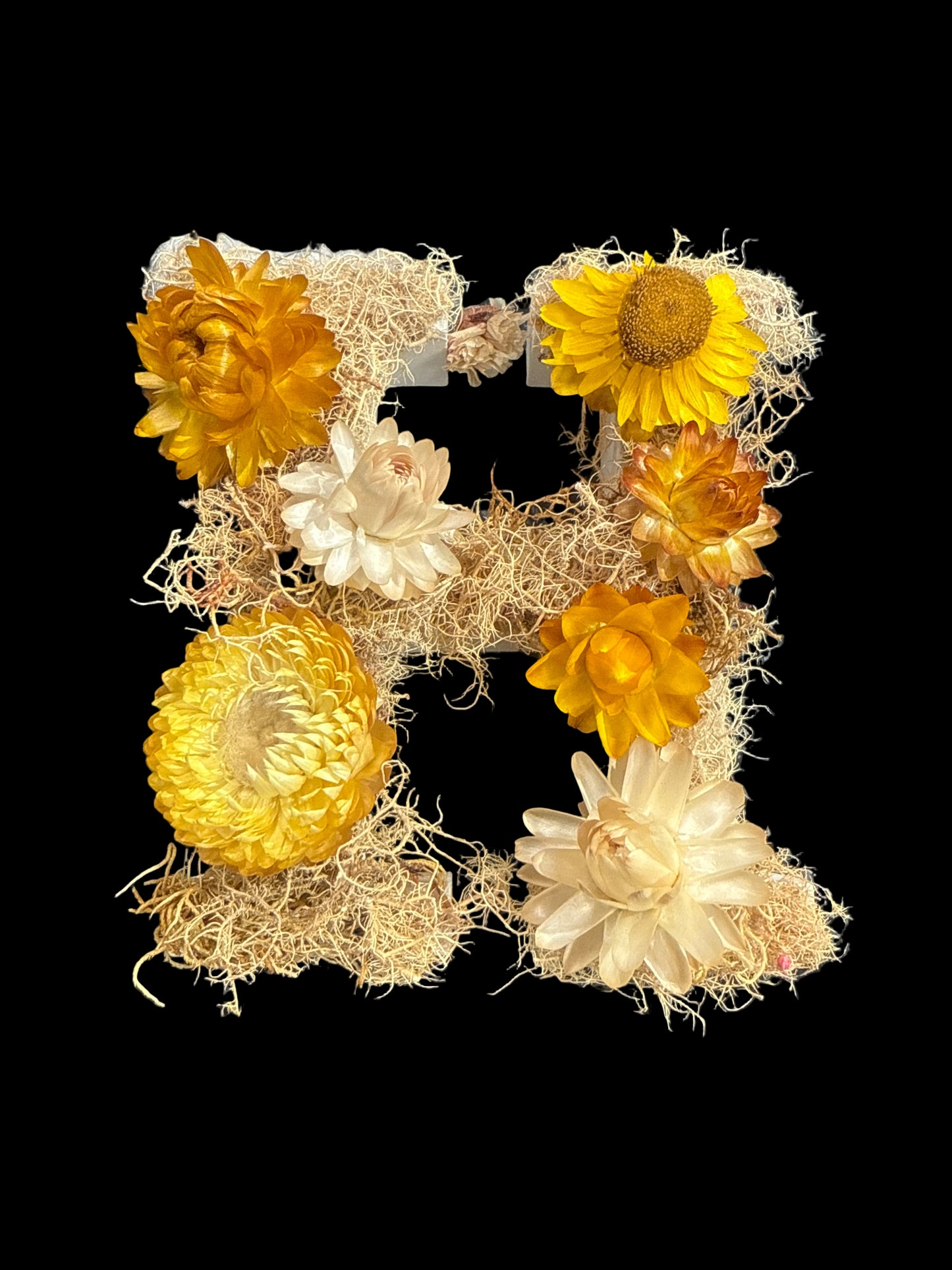 Handcrafted Dried Flower H Letter Arrangement – 10 cm
